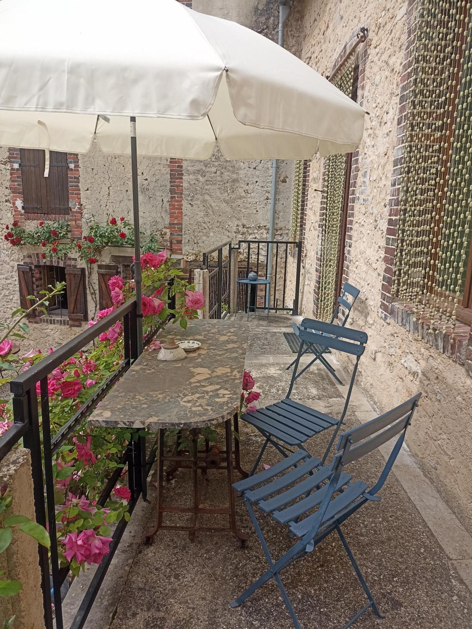 Appartement "Au Village" 89120 Dicy Extérieur photo